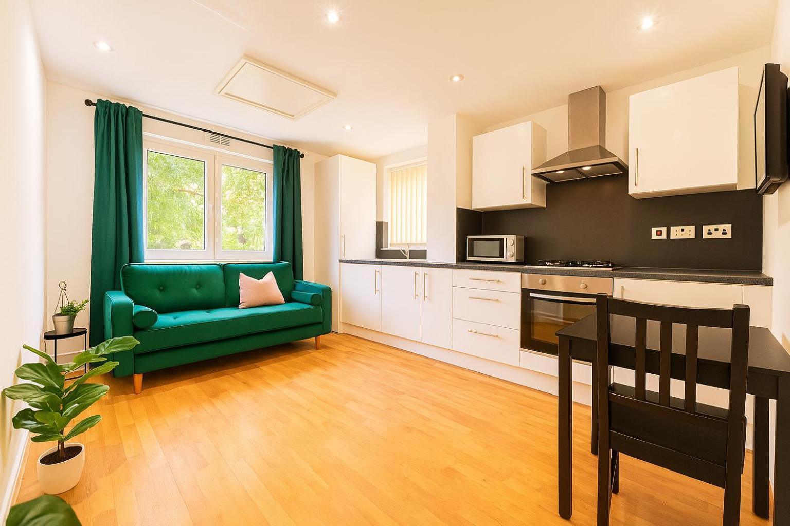 One Bedroom In Centre * Cardiff